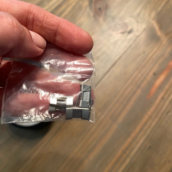 Woman’s tag Heuer watch great cond/needs battery - Picture 3 of 5